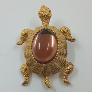 Gold Tone Turtle Brooch with Oblong Amber Insert.